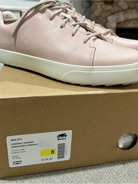 Roots Pink Low-Top Leather Sneaker
